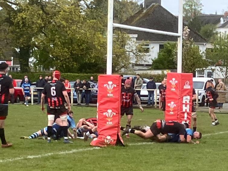 Josh Hamer scores for The Otters